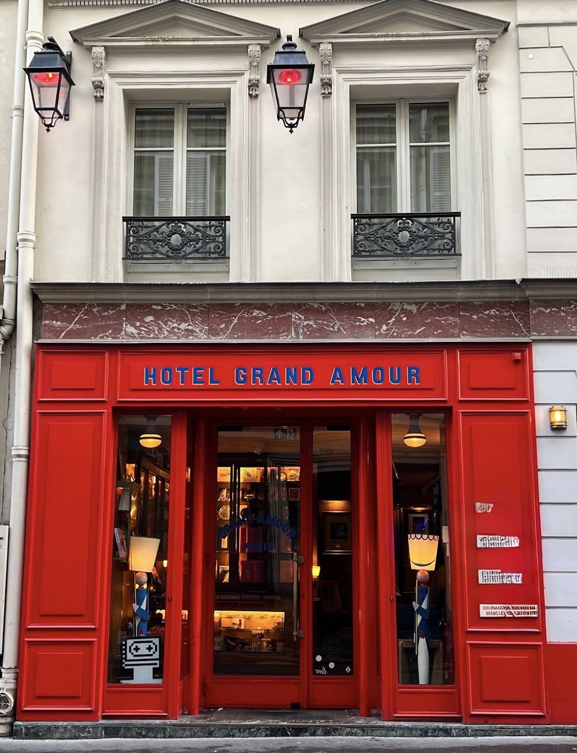 Grand Amour.jpg