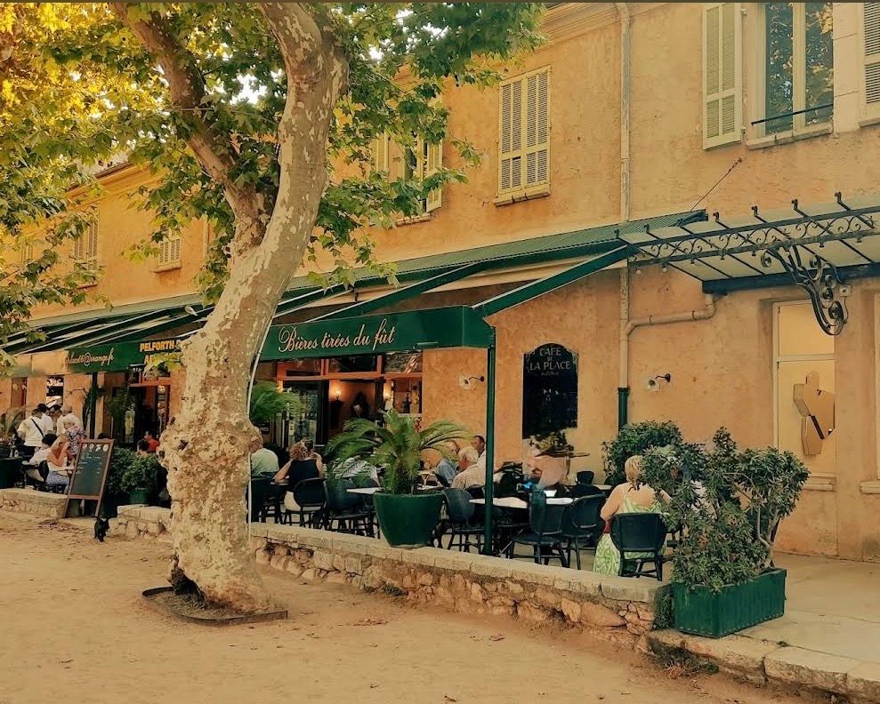 Cafe de la Place.jpg