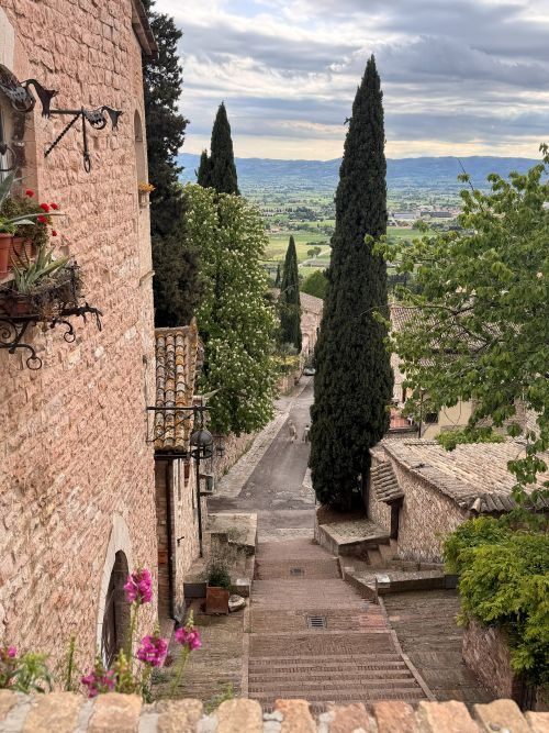 Straatje Assisi.jpg
