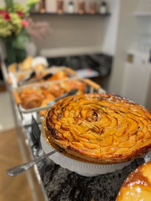 Paris Cake.jpg