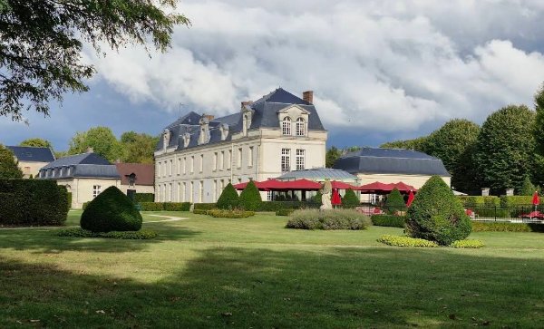 Chateau de Courcelles (1).jpg