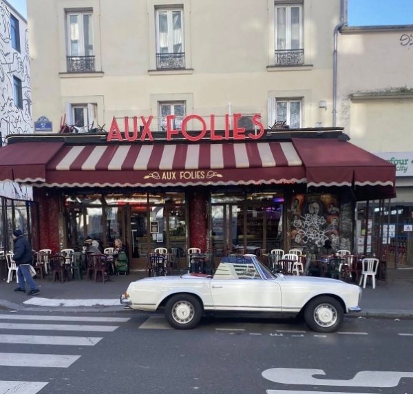 Aux Folies.jpg